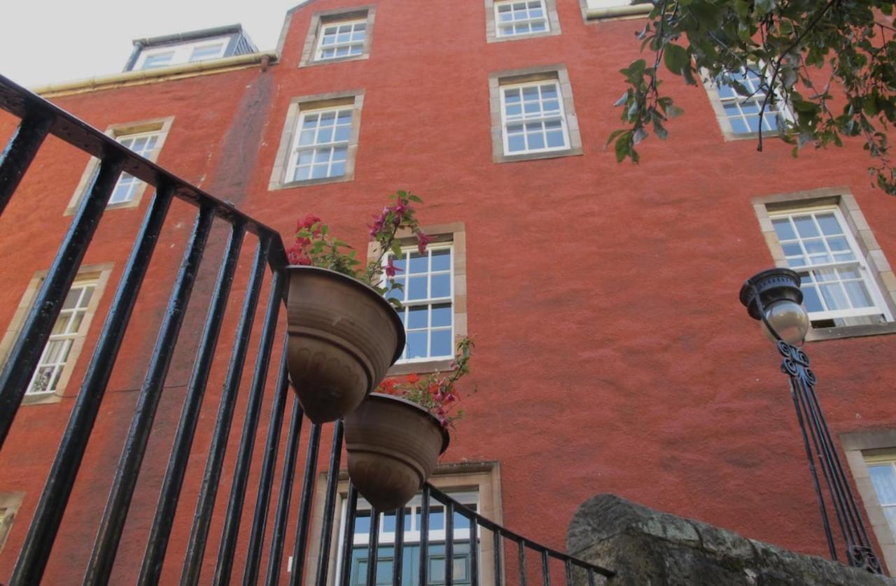 2 Chessels Court, Flat 3 Daire Edinburgh Dış mekan fotoğraf